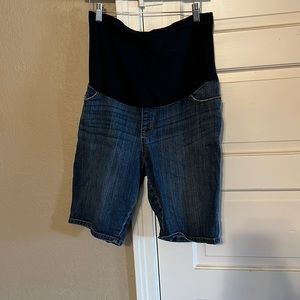 Maternity shorts
